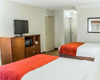 Standard Room, 2 Double Beds, Non Smoking