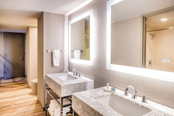 Studio Suite, 1 King Bed