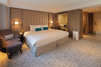 Premier Double Room with Royal VIP Lounge