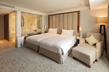 Premier Twin Room with Royal VIP Lounge