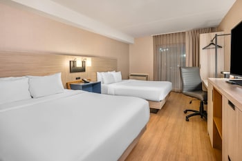 Standard Room, 2 Queen Beds, Non Smoking