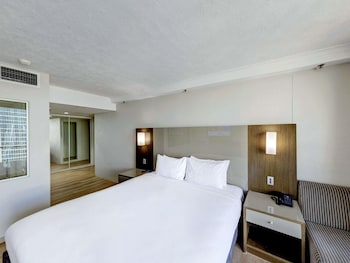 Superior Room, 1 King Bed