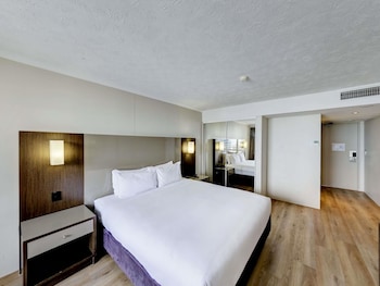 Superior Room, 1 King Bed