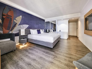 Deluxe Room, 1 King Bed