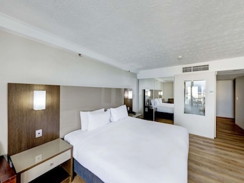 Family Room, Multiple Beds (Family)