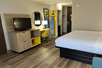Suite, 1 King Bed, Non Smoking