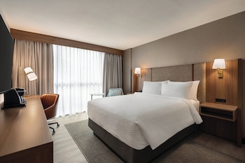 Standard Room, 1 Queen Bed (Minifridge)