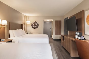 Standard Room, 2 Queen Beds (Family)