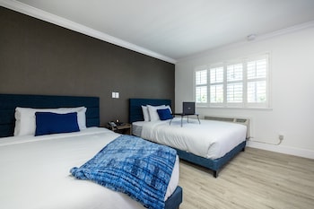 Room, 2 Queen Beds, Non Smoking, Refrigerator