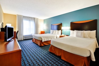 Room, 2 Queen Beds, Hearing Accessible (Accessible Bathtub)
