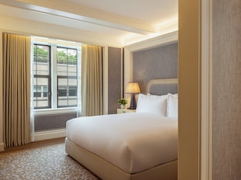 Deluxe Suite (Grand)