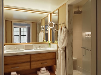 Deluxe Suite (Grand)