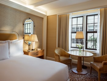 Deluxe Room, 1 King Bed (Grand )