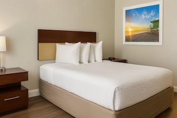Standard Room, 1 Queen Bed
