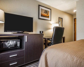 Standard Room, 1 Queen Bed, Non Smoking
