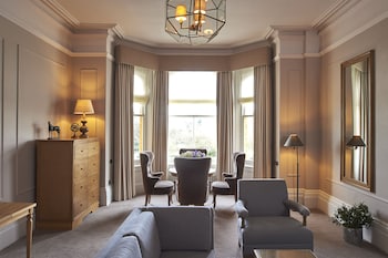 Signature Suite, City View