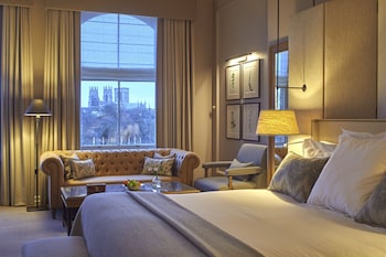 Signature Suite, City View