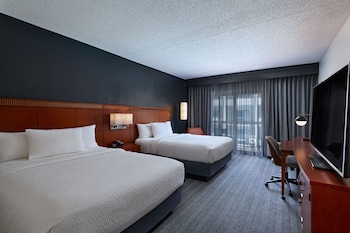 Standard Room, 2 Queen Beds (Mobility/Hearing Accessible, Tub)