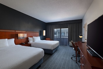 Standard Room, 2 Queen Beds (Mobility/Hearing Accessible, Tub)