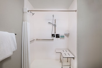 Room, 1 King Bed (Hearing Accessible)