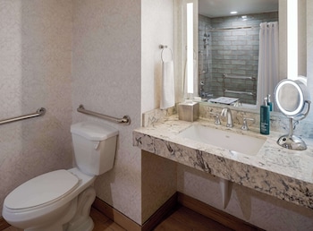 Suite, 1 Bedroom, Accessible, Bathtub