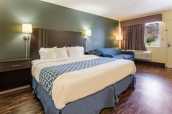 Standard Room, 1 King Bed, Non Smoking