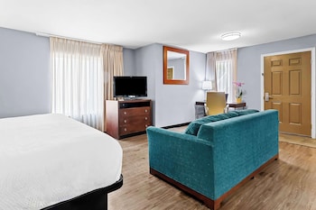 Suite, 1 King Bed, Non Smoking (with Sofabed, Full Kitchen)