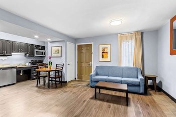 Suite, 1 Twin Bed, Accessible, Non Smoking (with Sofabed, Full Kitchen)