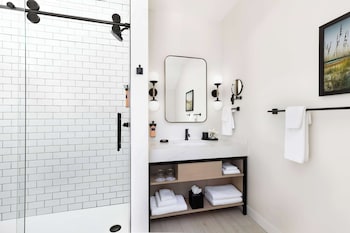 Deluxe Room, 2 Queen Beds
