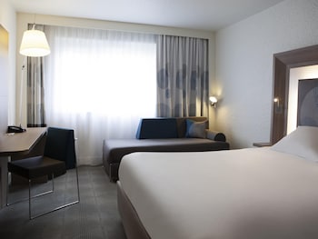 Classic Room, 1 Double Bed with Sofa bed, Pool View