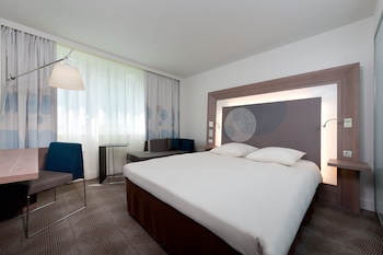 Classic Room, 1 Double Bed with Sofa bed, Pool View