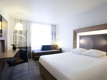 Executive Room, 1 Queen Bed with Sofa bed