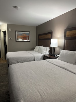 Room, Multiple Beds, Refrigerator & Microwave