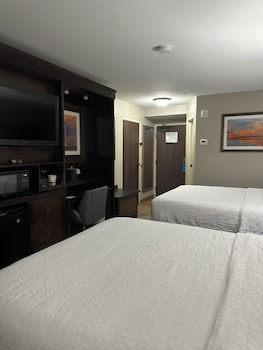 Room, Multiple Beds, Refrigerator & Microwave