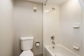 Standard Room, 2 Queen Beds, Non Smoking (Efficiency)