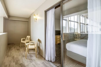 Suite, Multiple Beds, Non Smoking