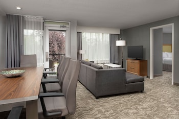 Suite, 1 Bedroom, Accessible Bathtub