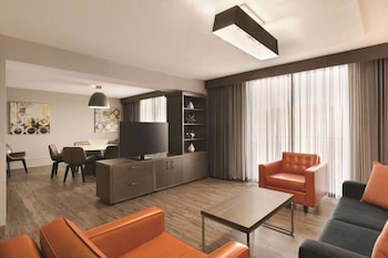 Capital Suite, 1 King Bed, Shower