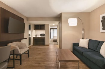 Suite, 2 Double Beds, Accessible, Bathtub