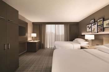 Suite, 2 Double Beds, Accessible, Bathtub