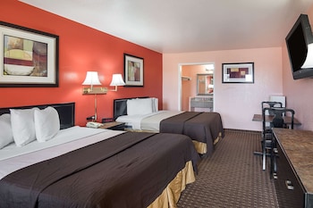 Standard Room, 2 Queen Beds, Non Smoking