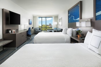 Deluxe Room, Multiple Beds