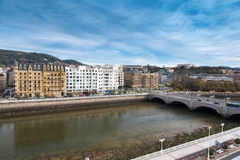 Premium Room, 2 Twin Beds, River View