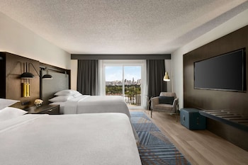 Suite, 2 Queen Beds, Balcony