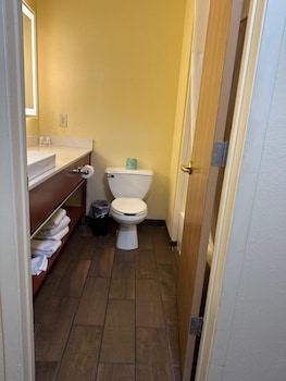 Suite, 2 Queen Beds, Non Smoking (One-Bedroom)
