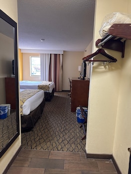 Room, 2 Queen Beds, Non Smoking