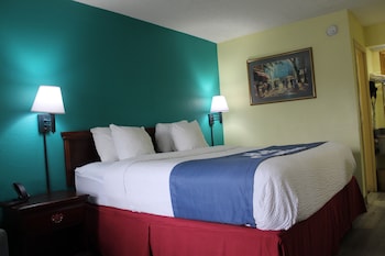 Standard Room, 1 King Bed