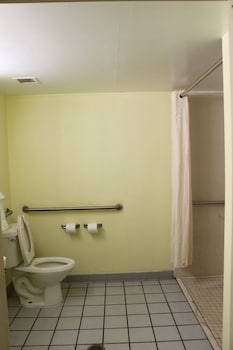 Room, 1 Queen Bed, Accessible, Non Smoking (Mobility/Hearing/Roll-In Shower)
