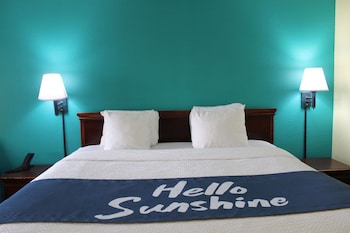 Standard Room, 1 King Bed