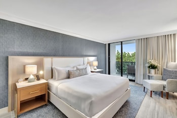 Standard Room, 1 King Bed, Garden View (King Balcony Garden View)